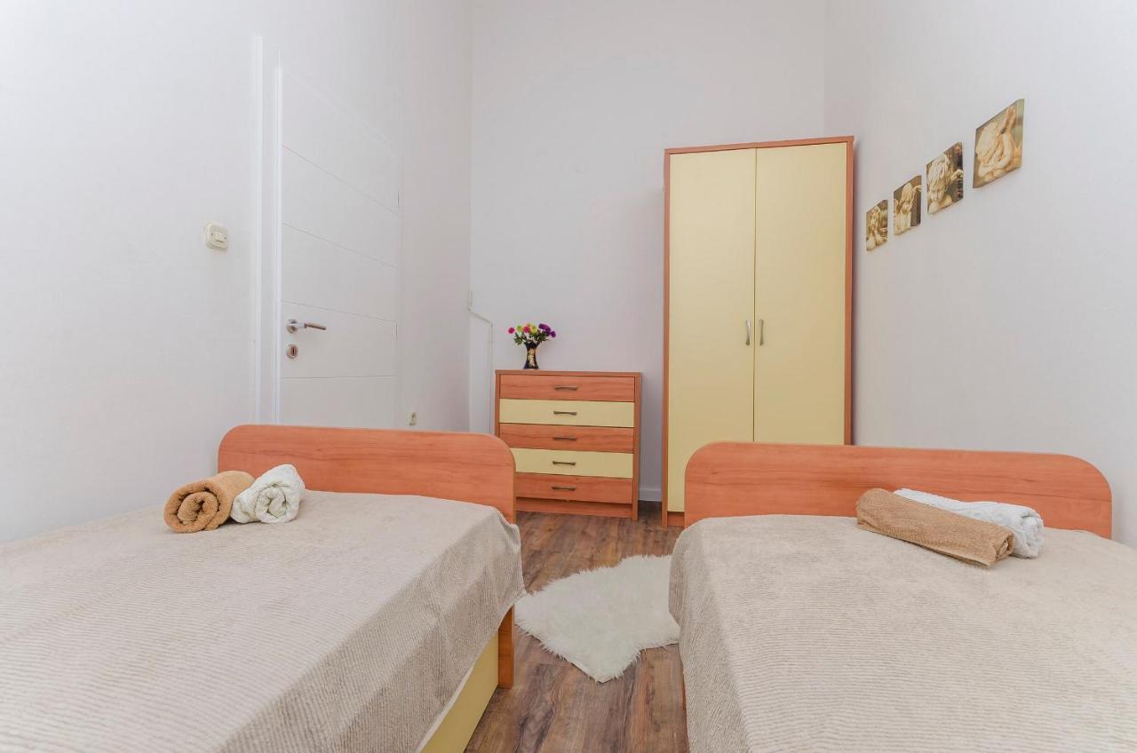 Apartments Daniela Della Novaglia Esterno foto